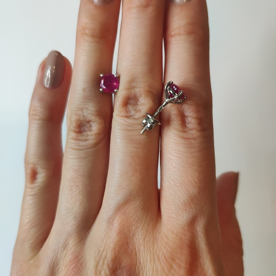 Серебряные серьги с рубином