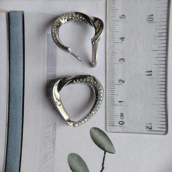 Серебряные серьги с фианитами