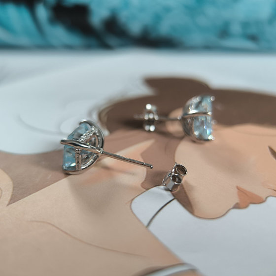 Серебряные серьги с фианитами