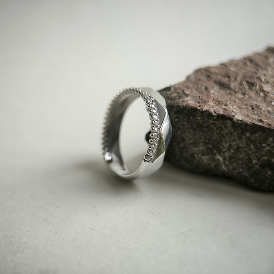 Серебряное кольцо с фианитами 0.35ct