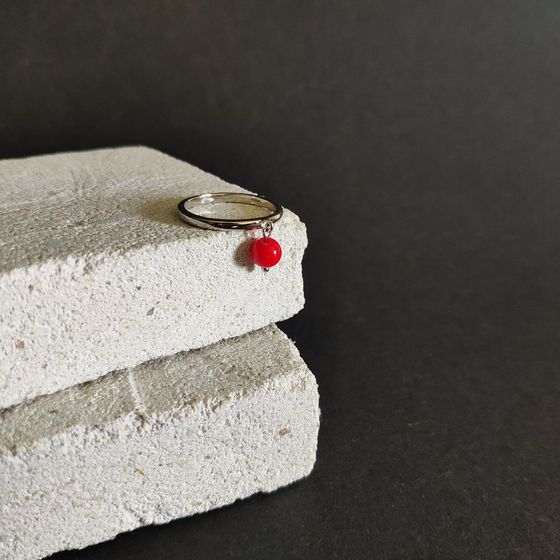 Серебряное кольцо с кораллом