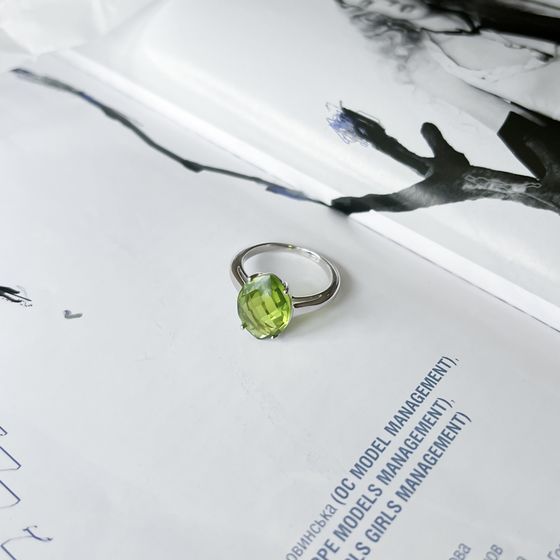 Серебряное кольцо с хризолітом 6.025ct