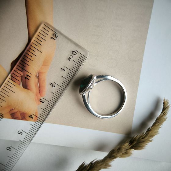 Серебряное кольцо с фианитами