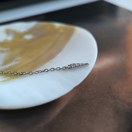 Серебряное колье с фианитами