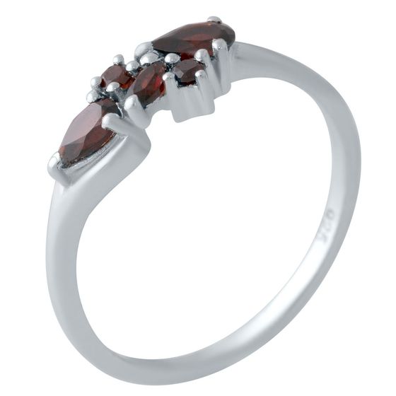 Серебряное кольцо с гранатом 0.7ct