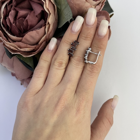 Серебряные серьги с гранатом 3.808ct