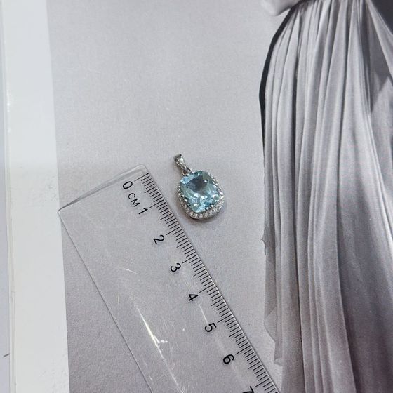Серебряная подвеска с топазом 6.295ct