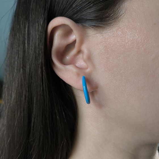 Серебряные серьги с фианитами, емаллю