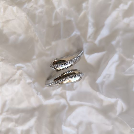 Серебряное кольцо с фианитами