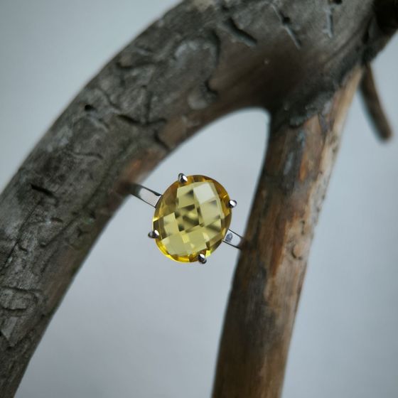 Серебряное кольцо с цитрином nano