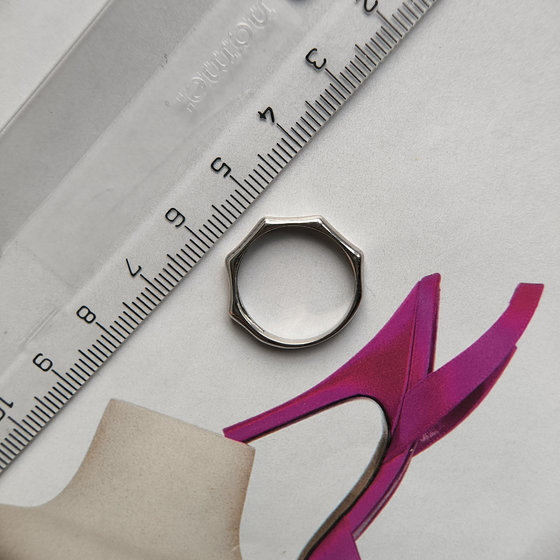 Серебряное кольцо без камней