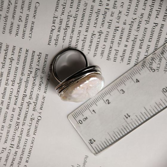 Серебряное кольцо с жемчугом барочным