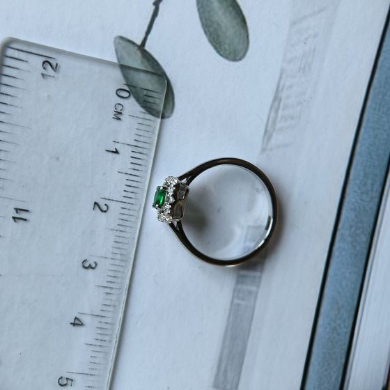 Серебряное кольцо с изумрудом nano 0.32ct