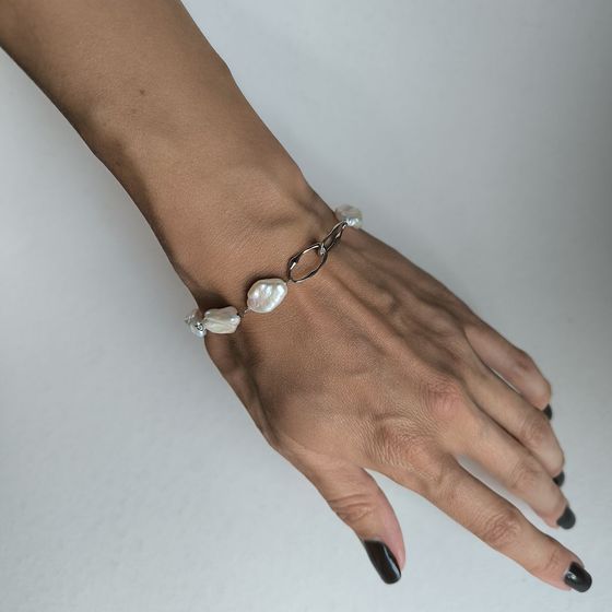 Серебряный браслет с жемчугом барочным