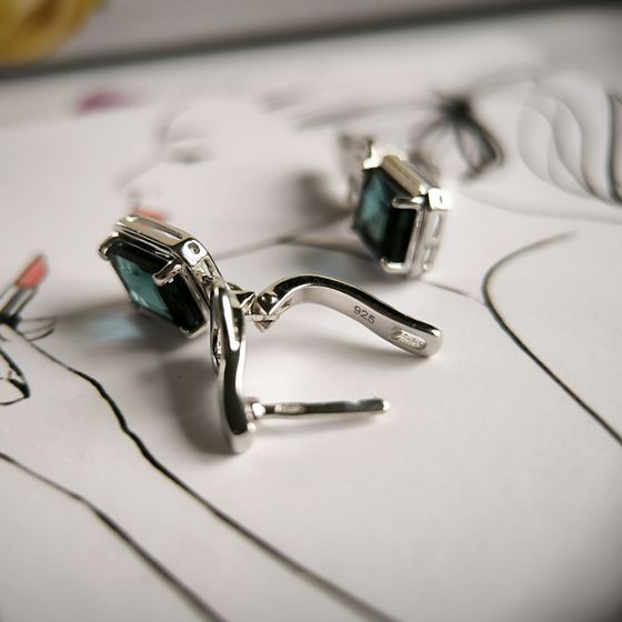 Серебряные серьги с топазом Лондон Блю 3.792ct