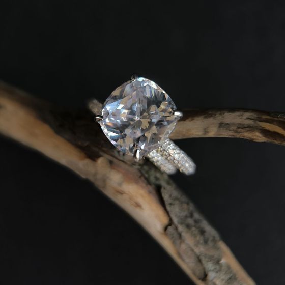 Серебряное кольцо с фианитами