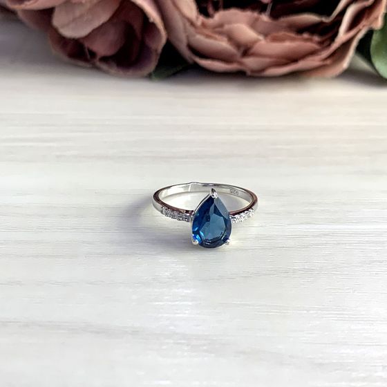 Серебряное кольцо с топазом Лондон Блю 1.695ct