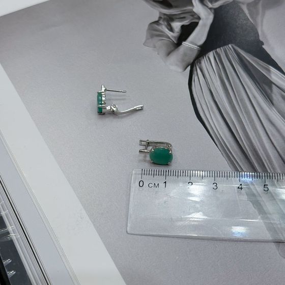 Серебряные серьги с изумрудом 5.55ct