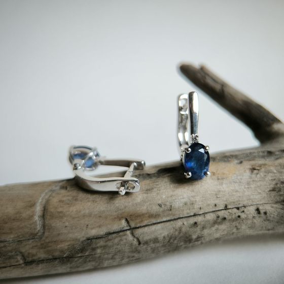 Серебряные серьги с сапфиром 2.08ct, фианитами
