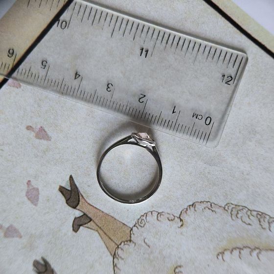 Серебряное кольцо с фианитами