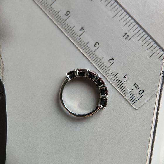 Серебряное кольцо с гранатом 2.617ct