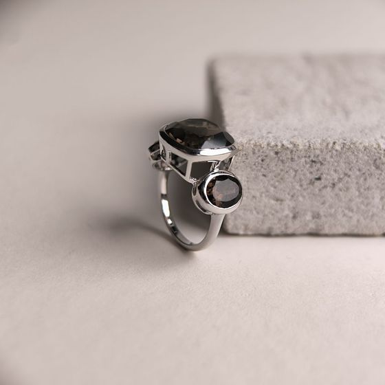 Серебряное кольцо с раухтопазом (дымчатым кварцем) 7.817ct