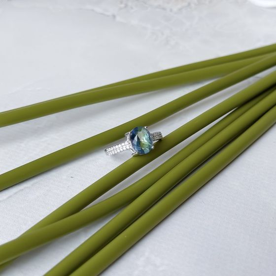 Серебряное кольцо с мистик топазом 2.202ct