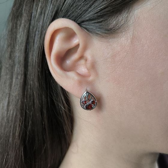 Серебряные серьги с гранатом 1.808ct