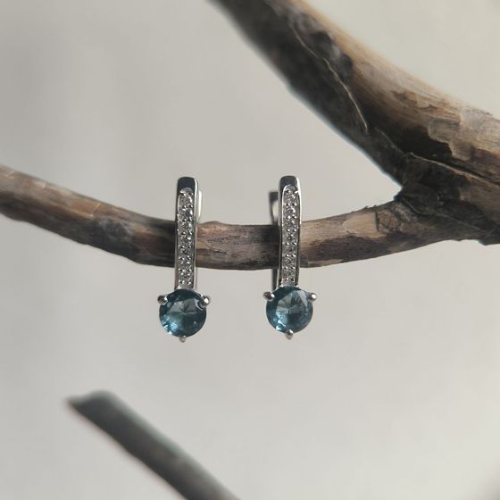 Серебряные серьги с топазом Лондон Блю 0.886ct