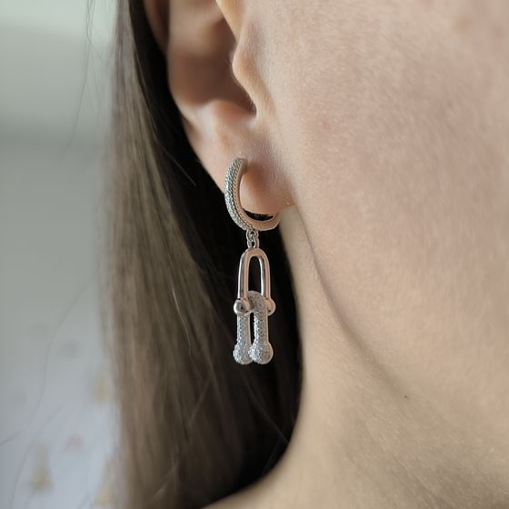 Серебряные серьги с фианитами