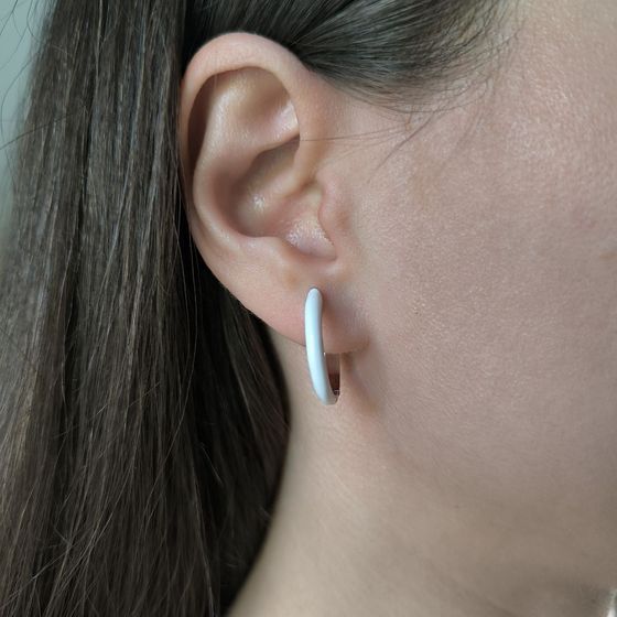 Серебряные серьги с фианитами, емаллю