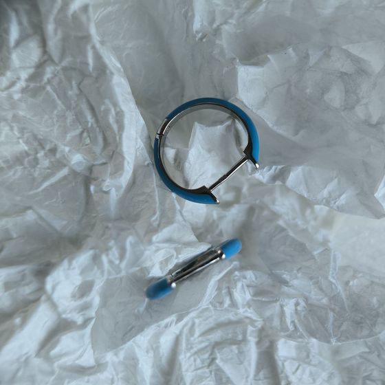 Серебряные серьги с фианитами, емаллю