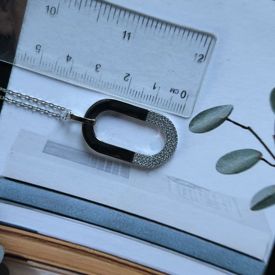 Серебряное колье с фианитами