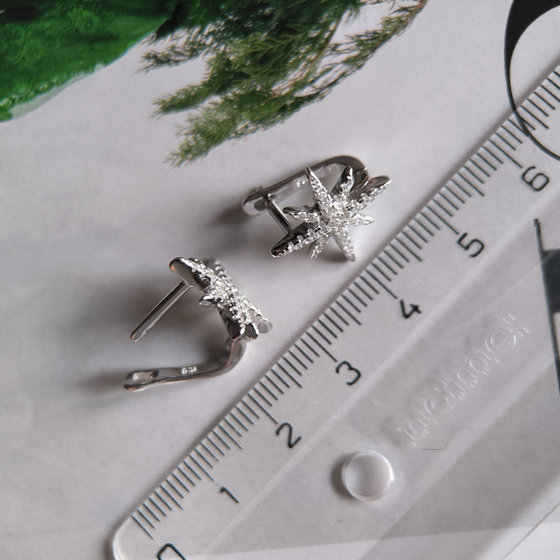 Серебряные серьги с фианитами