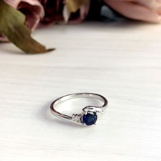 Серебряное кольцо с сапфиром nano 0.386ct