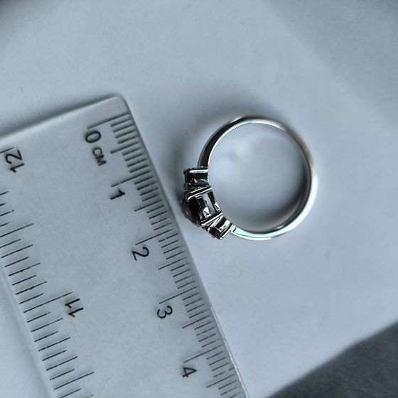 Серебряное кольцо с гранатом 1.483ct