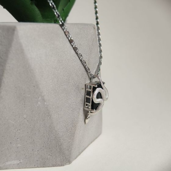 Серебряная подвеска с сапфиром nano 5.707ct