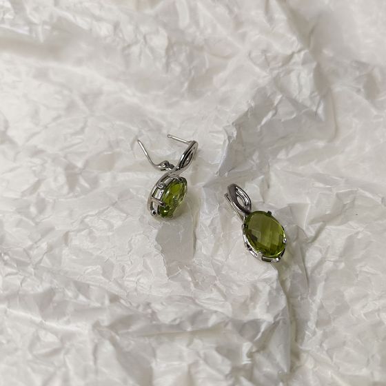 Серебряные серьги с хризолітом 12.975ct, фианитами
