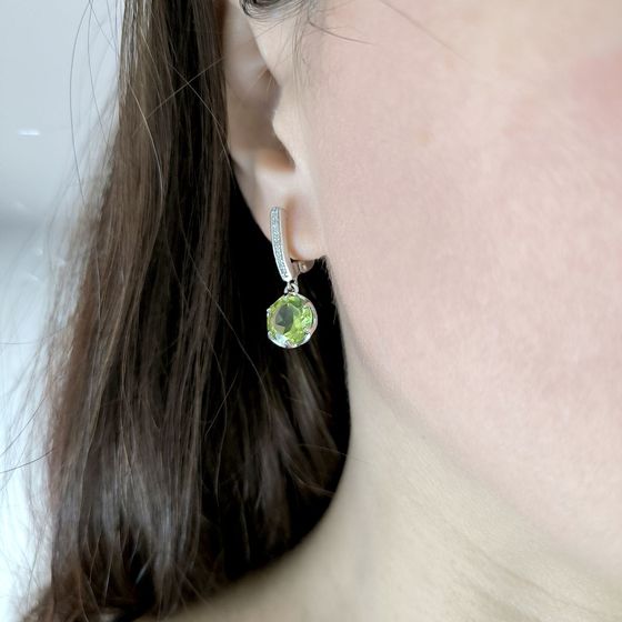 Серебряные серьги с хризолітом 5.637ct, фианитами