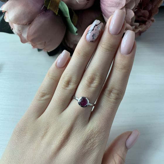Серебряное кольцо с рубином 1.15ct