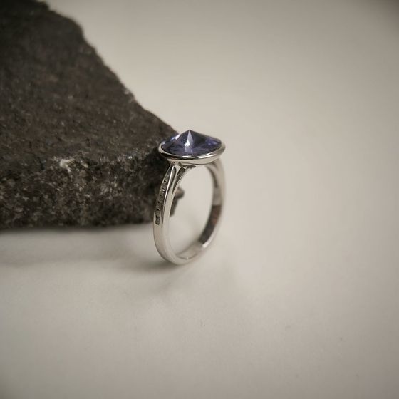 Серебряное кольцо с фианитами