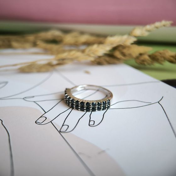 Серебряное кольцо с сапфиром