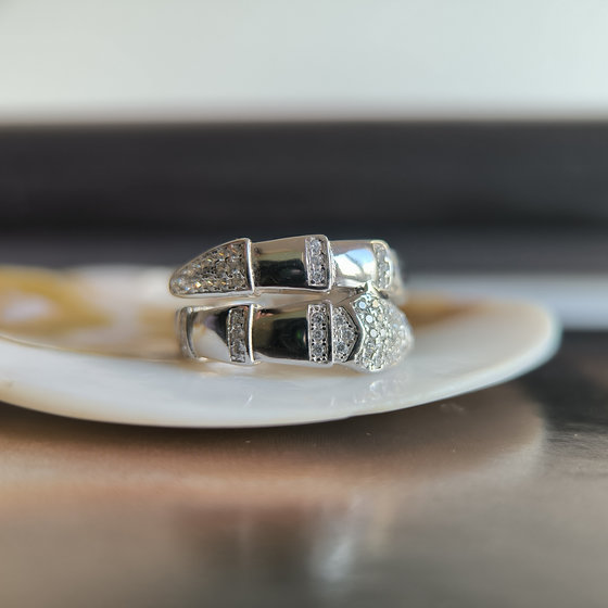 Серебряное кольцо с фианитами