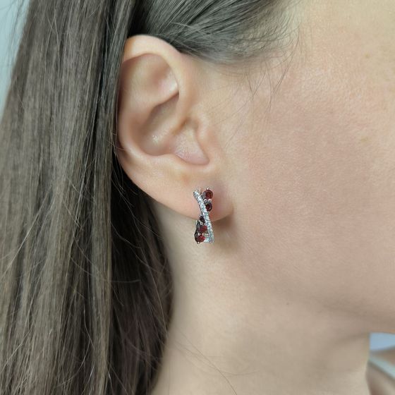 Серебряные серьги с гранатом 1.556ct, фианитами