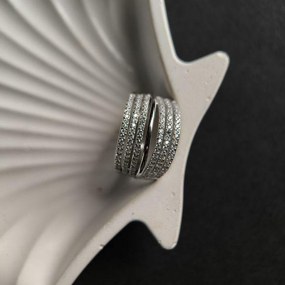 Серебряное кольцо с фианитами