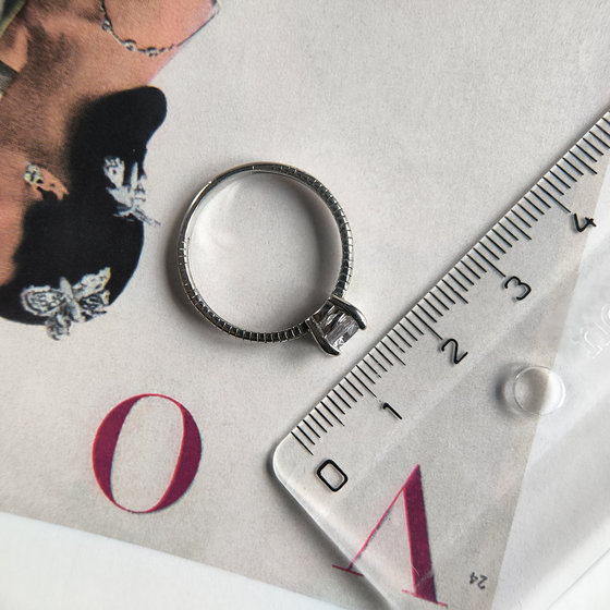 Серебряное кольцо с фианитами