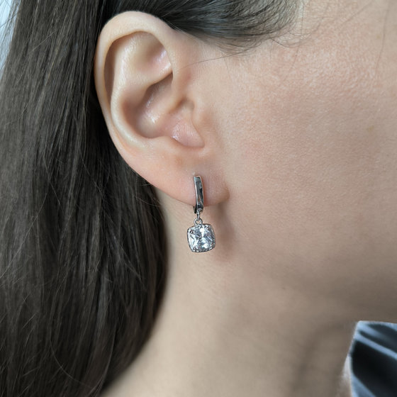 Серебряные серьги с фианитами