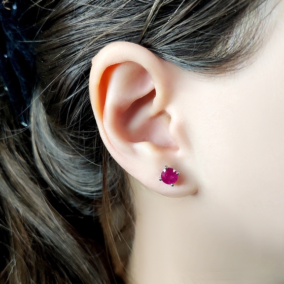 Серебряные серьги с рубином 1.467ct