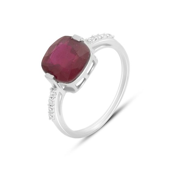 Серебряное кольцо с рубином