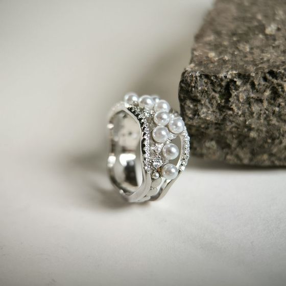Серебряное кольцо с жемчугом 2.5ct